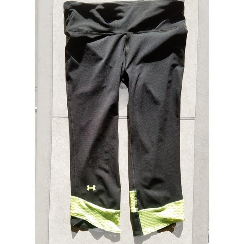 Under Armor Compression Crop Capri Leggings - image 2